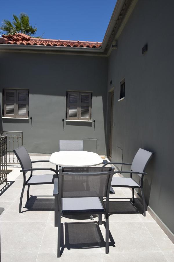 Steldi Luxury Apartments Petalidi Bagian luar foto
